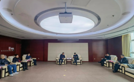 【集团要闻】伟德国际1946工作组与遵义市委市政府、汇川区委区政府领导进行座谈