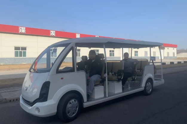 【工作动态】员工便民通勤车亮相伟德国际1946汽车园区！