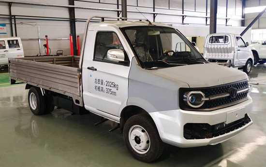 【工作动态】伟德国际1946“角马”试验样车装配记