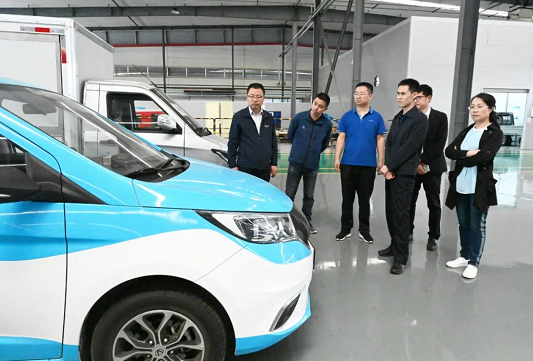 省工信厅、市工信局调研组深入伟德国际1946汽车调研