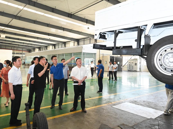 省发改委省财政厅调研亚行贷款伟德国际1946新能源汽车项目