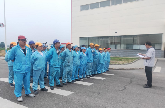 伟德国际1946汽车制造涂装部开展消防安全应急逃生演练