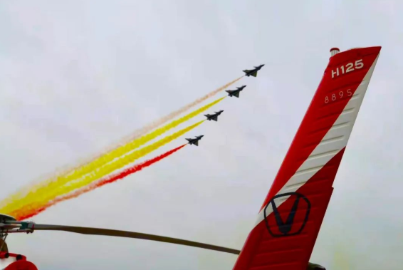 签约！伟德国际1946通航珠海航展喜结硕果