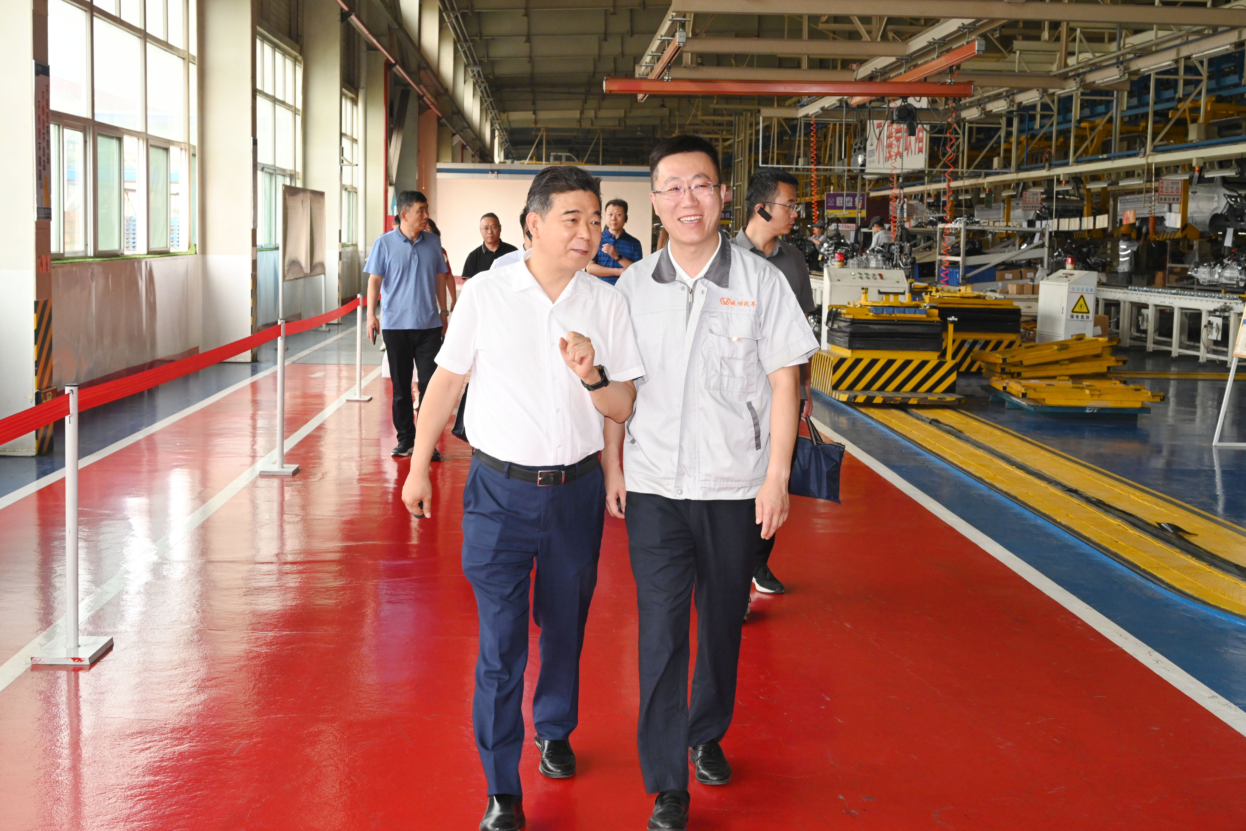 省委督查室督导服务组到伟德国际1946汽车考察调研