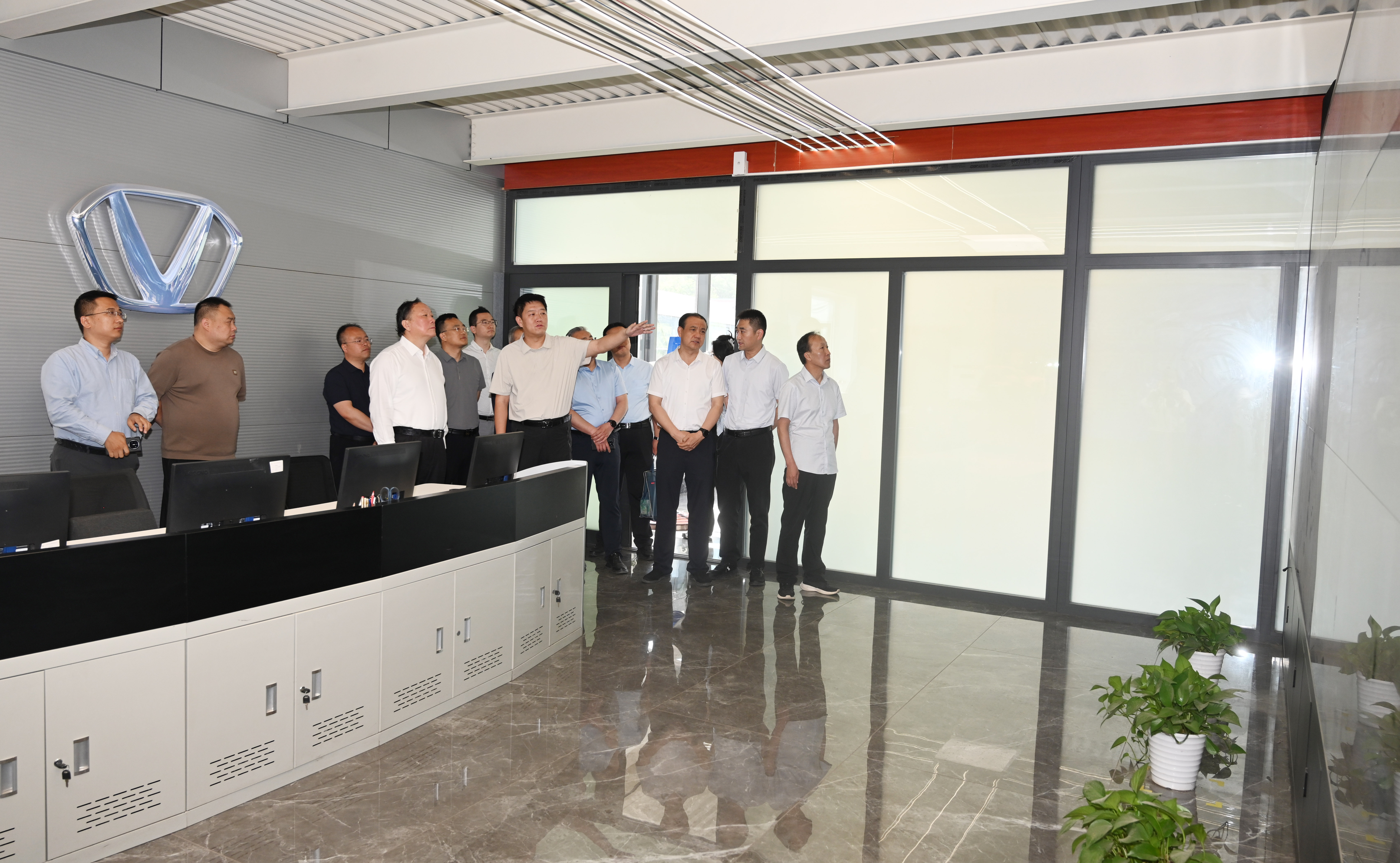 山西省政协党组副书记徐广国一行莅临伟德国际1946进行专题调研‌