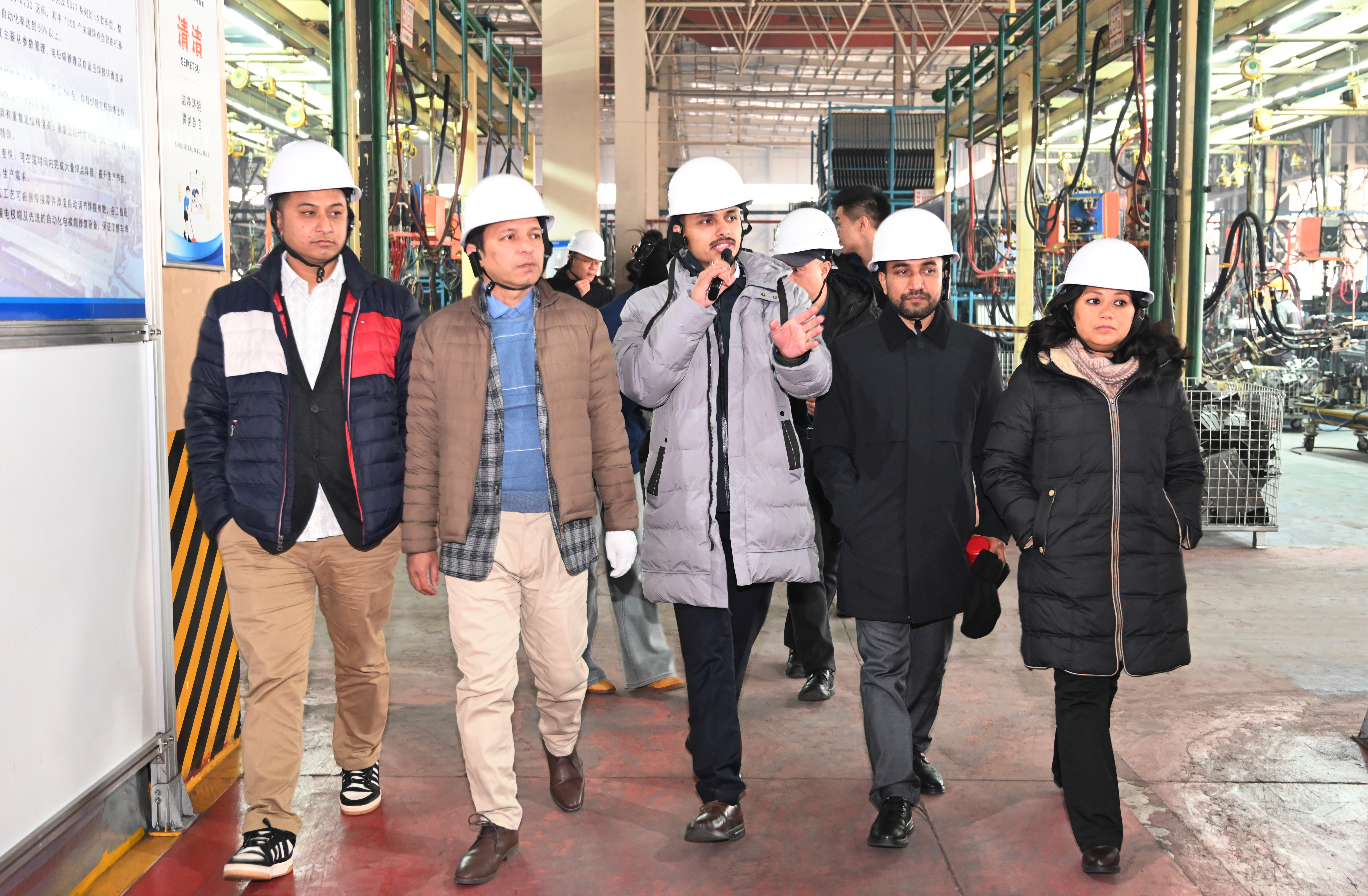 尼泊尔投资委员会到访伟德国际1946，共探国际合作新机遇