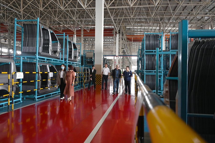 【工作动态】中国传媒大学国家大学生文化素质教育基地宋素丽教授一行莅临伟德国际1946调研指导